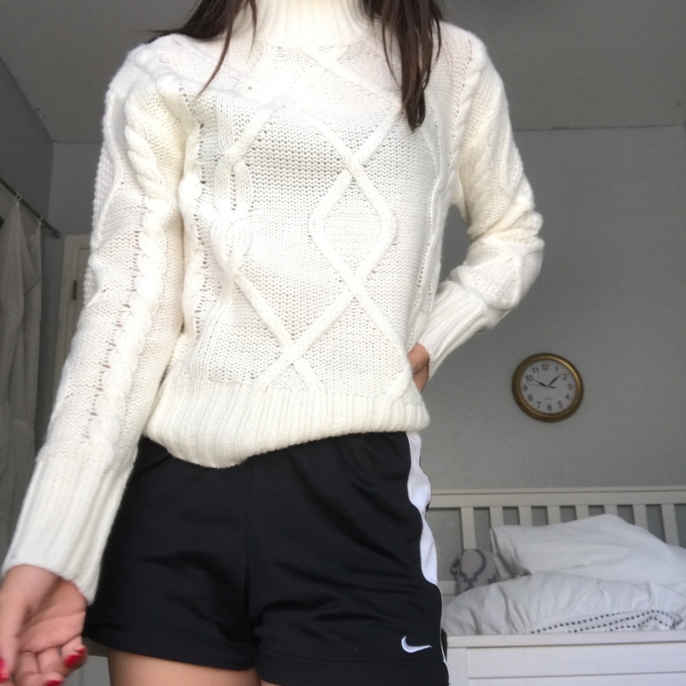 BNWT white cable knit sweater